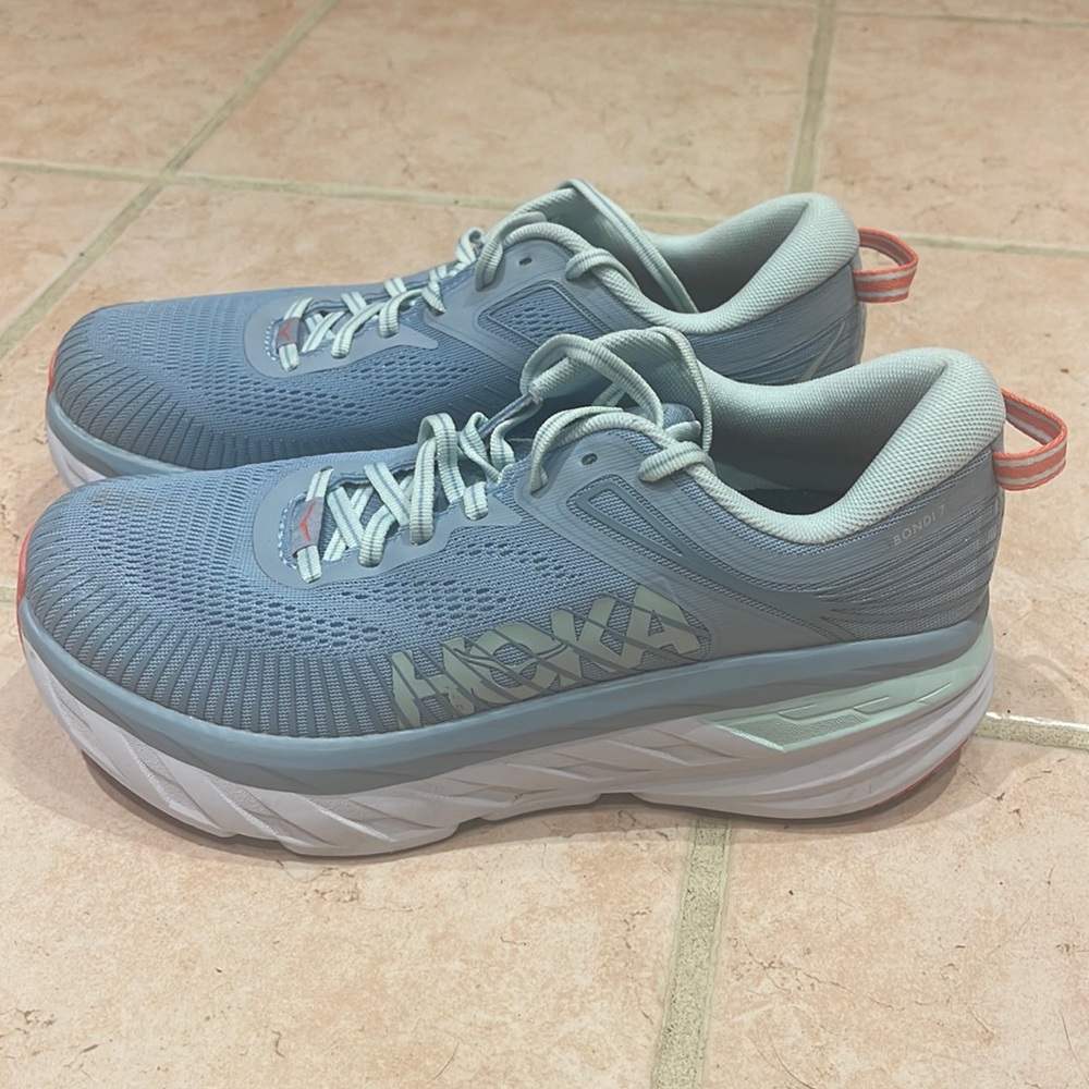 Womens blue Hoka Bondi size 9.5